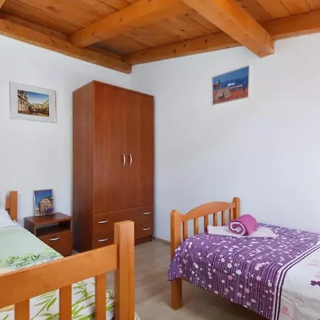 Apartment Ana - Central With Garden *